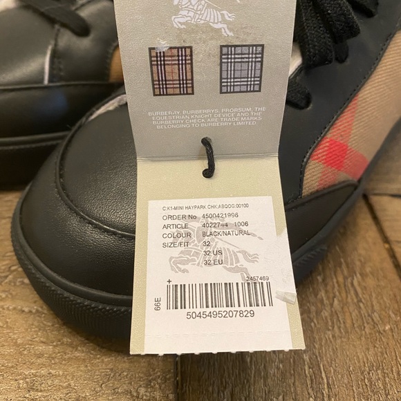 *RARE* Burberry Children Mini Haypark Sneaker - Picture 5 of 13